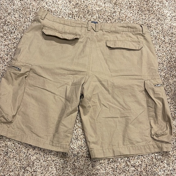 Nike Khaki Cargo Shorts - Picture 4 of 4